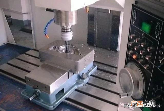 买台机器在家搞加工挣钱 买个什么机器加工挣钱