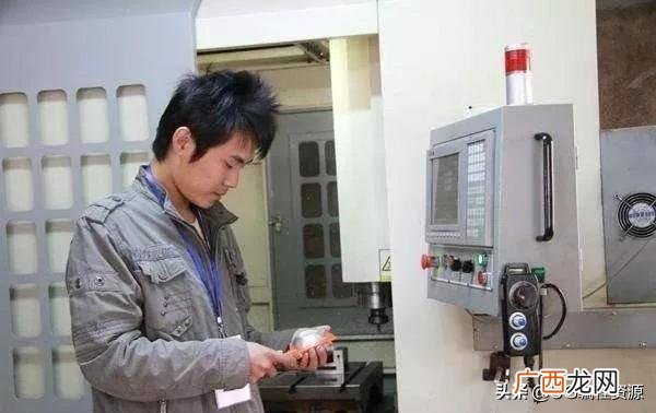 买台机器在家搞加工挣钱 买个什么机器加工挣钱