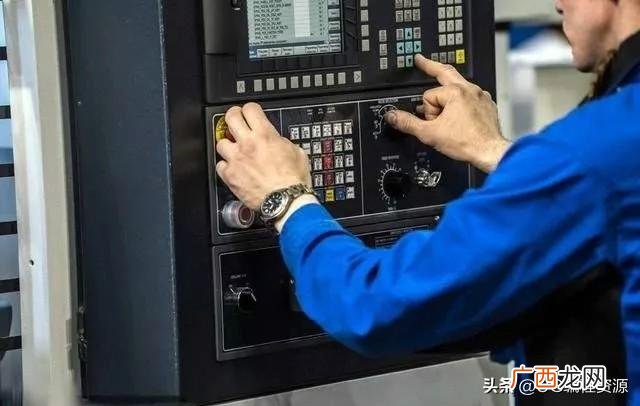买台机器在家搞加工挣钱 买个什么机器加工挣钱
