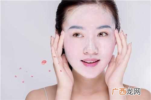 自己在家做什么面膜补水效果最好（1分钟教你