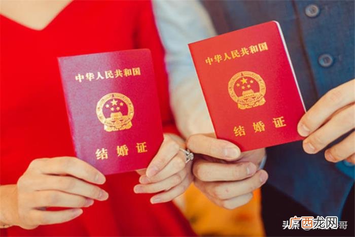 宣布两个人领证的句子 两个人领证怎么发朋友圈