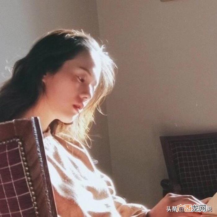 整理了一些官宣结婚的超甜小短句 低调宣布结婚短句