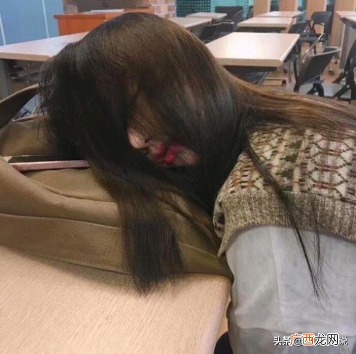 整理了一些官宣结婚的超甜小短句 低调宣布结婚短句