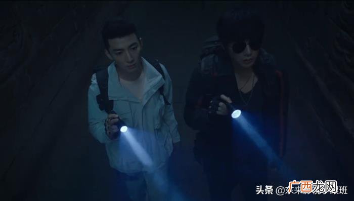 乔振宇演的解雨臣，这版的黑眼镜与解雨臣的CP感很强