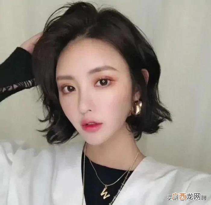 中性风酷帅女生短发烫发，5款韩式女生短发搭配
