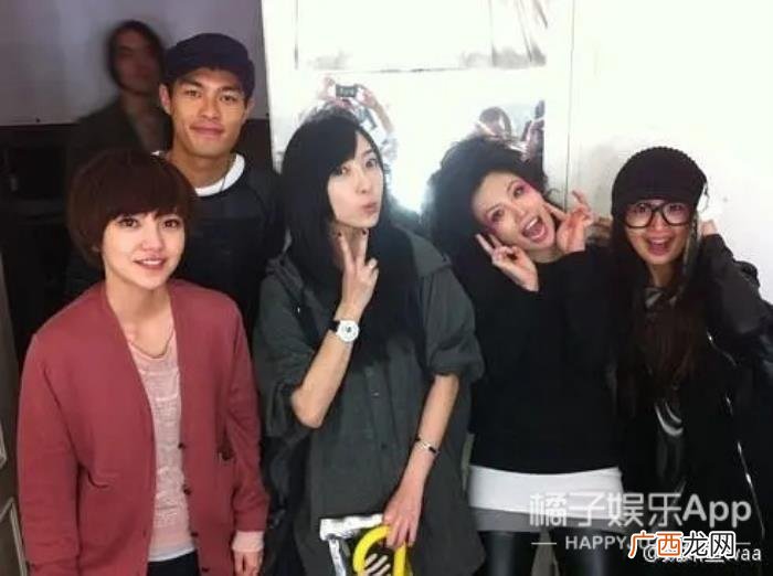 杨佑宁女朋友，38岁杨佑宁升级当爸