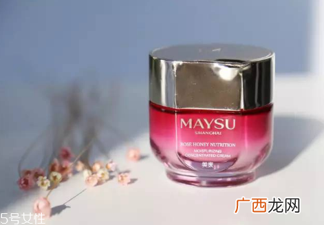 乳液和面霜怎么搭配使用 秋冬用面霜夏用乳液