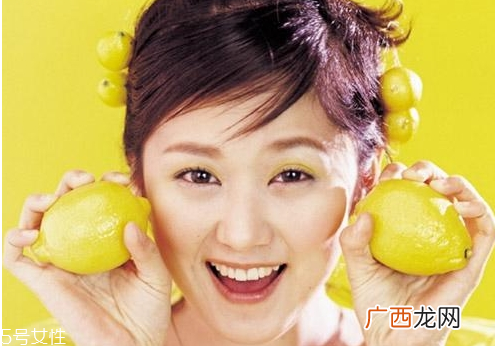 柠檬汁可以去黑头吗 柠檬汁不可以直接敷脸