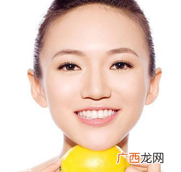 柠檬汁可以去黑头吗 柠檬汁不可以直接敷脸