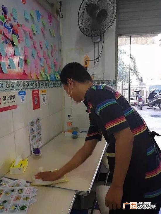 开一个小吃店,开小吃店的职业叫什么