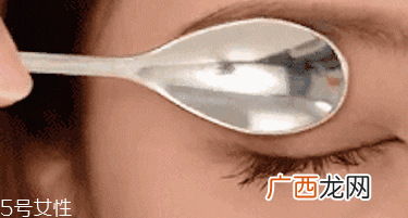 消水肿的眼霜有哪些？春季消水肿的2个妙招