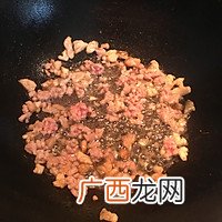 附茄子不油腻的小窍门 粤菜-咸鱼茄子煲