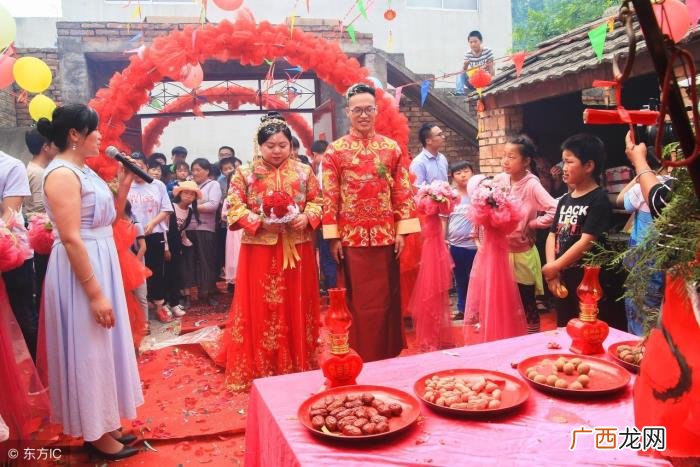 经典浪漫婚礼司仪主持词 结婚司仪台词