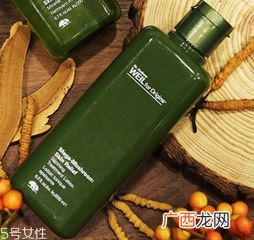 为什么油皮会变成干皮?三个油皮护肤误区