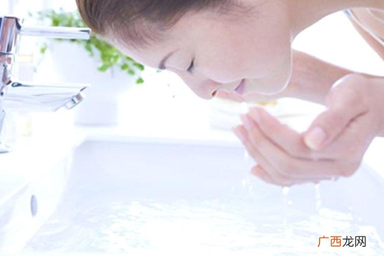 为什么油皮会变成干皮?三个油皮护肤误区