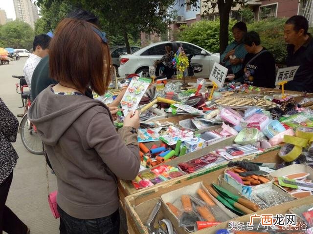 不起眼的暴利小生意 开两元店需要多少钱