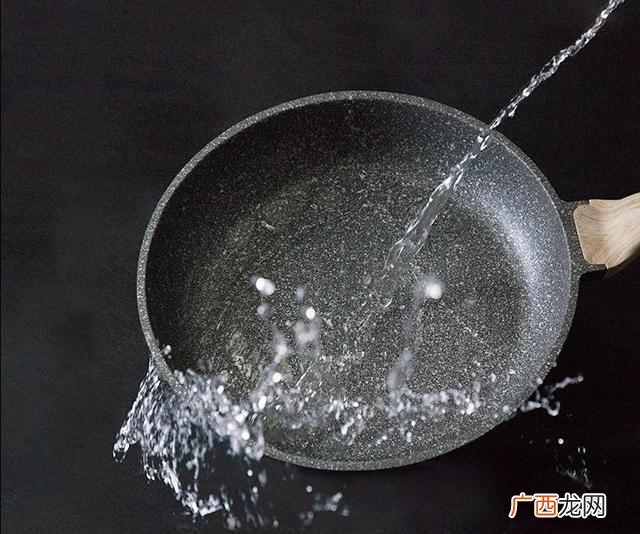 麦饭石不粘锅是什么材质对人体的危害（地质学