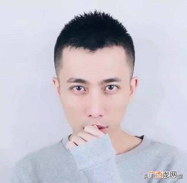 男学生头发硬适合什么发型（5款型男发型，阳光