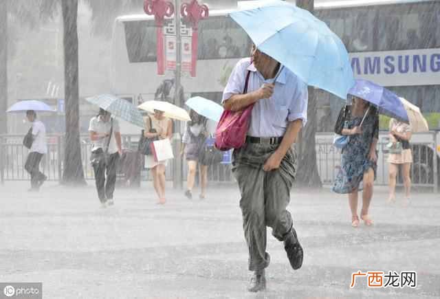 为什么会下雨幼儿简单回答（宝宝最好玩的回答