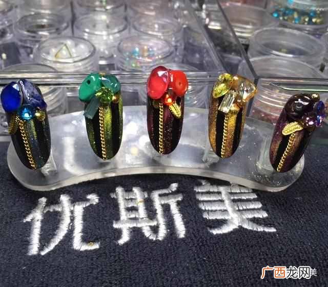 美甲是什么意思（60张美甲图告诉你，什么是高级