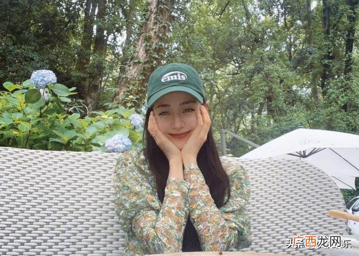 迪丽热巴微博绿洲，迪丽热巴晒田园绿洲九宫格照片