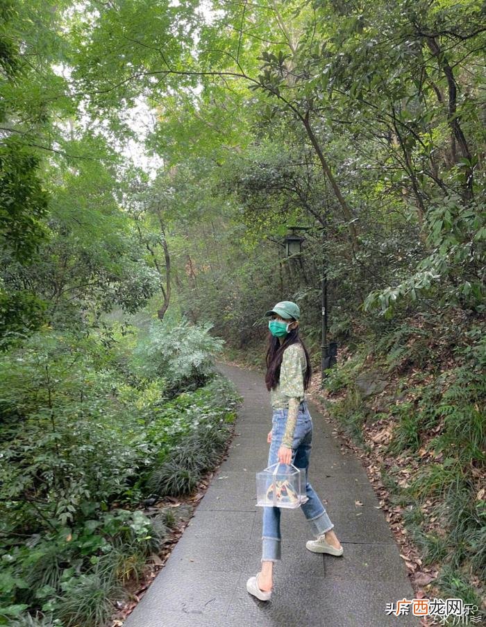 迪丽热巴微博绿洲，迪丽热巴晒田园绿洲九宫格照片