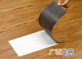 婴儿游泳馆地板跟墙面用什么颜色好(婴儿游泳