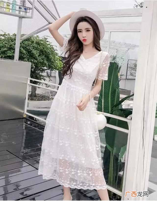 30岁女士穿套装连衣裙搭配什么鞋子显气质（马伊