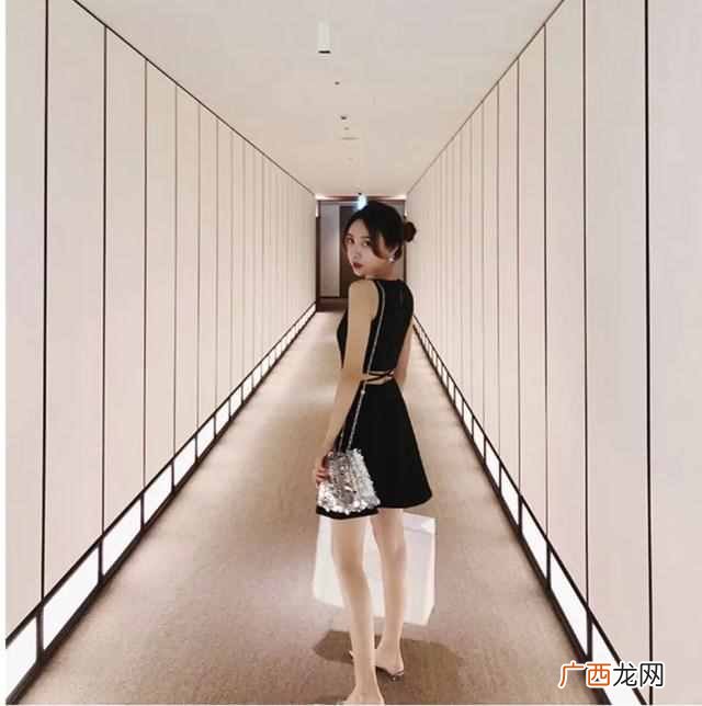 30岁女士穿套装连衣裙搭配什么鞋子显气质（马伊