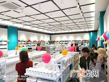 最赚钱地摊小商品批发(一根小吸管8毫钱的利润