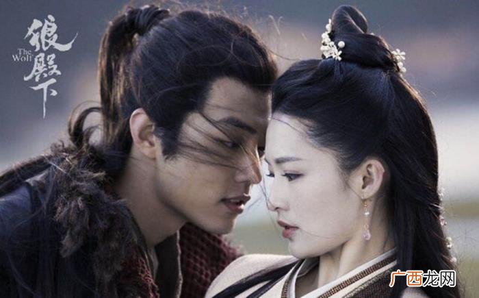 肖战女朋友是谁，肖战首次公布女友形象