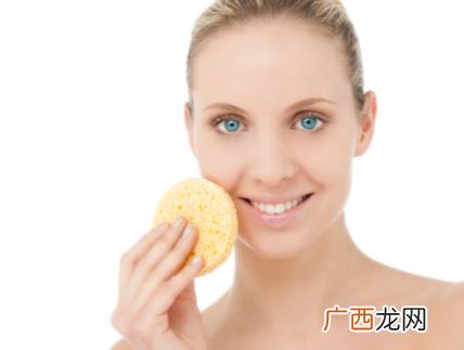 护肤水用了脸上刺痛怎么回事？这3点是关键