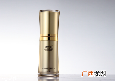 肌底液和精华液先用哪个 正确使用很重要