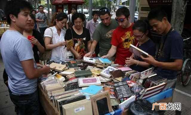 工业园摆摊卖什么热销产品好(地摊女神告诉你