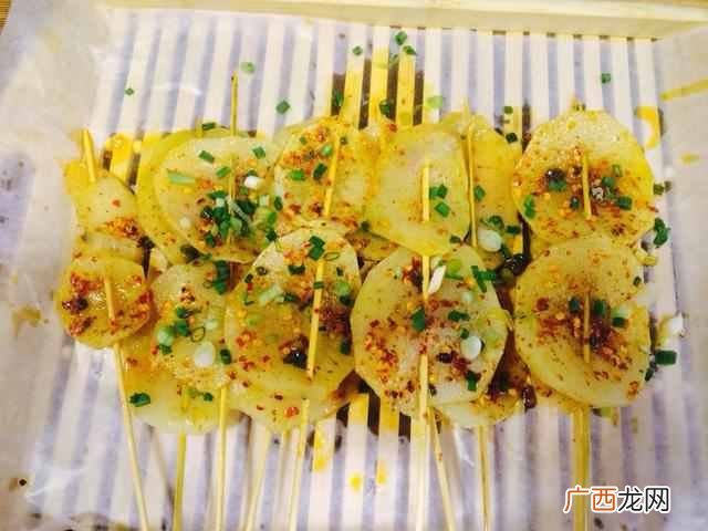 一家特色烧烤店都有什么产品（美食博主告诉你