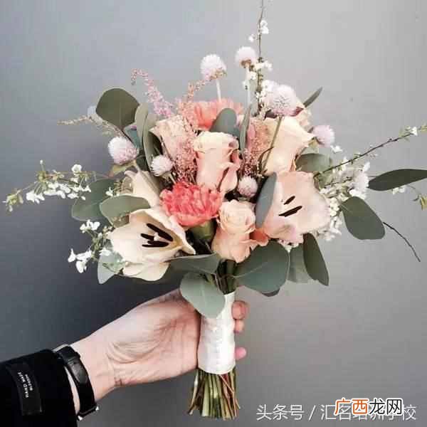想开花店需要学习什么技术(花艺小白开花店需