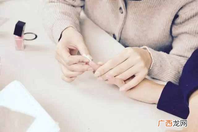 新手美甲师要注意什么事项（想成为专业美甲师