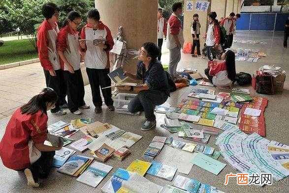 大学女生摆夜摊卖什么好（新手小白摆摊卖什么