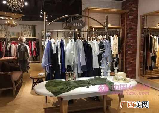 开一个品牌女装加盟要注意些什么（加盟女装店