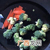 时蔬鸡肉饼