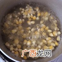 时蔬鸡肉饼