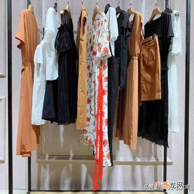 开服装折扣店叫什么名字好（金牌店长教你经营