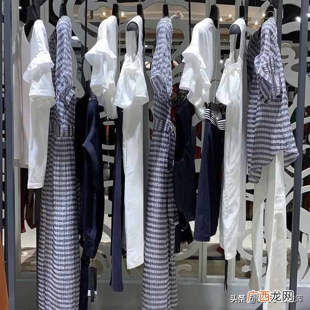 开服装折扣店叫什么名字好（金牌店长教你经营