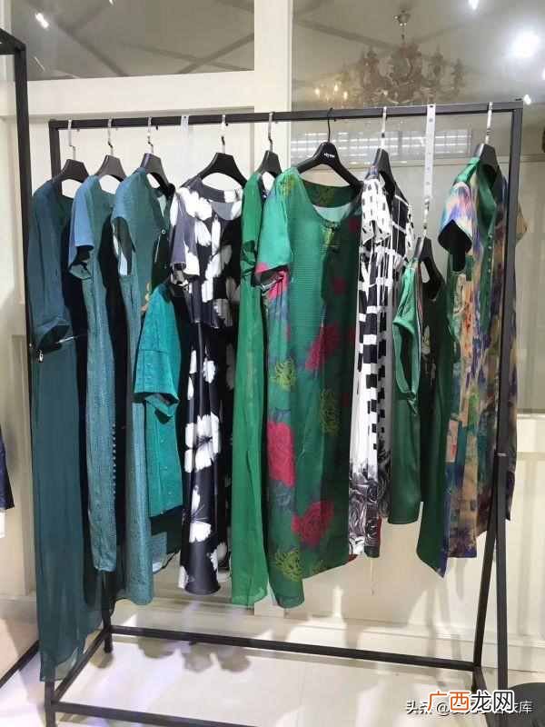 开服装折扣店叫什么名字好（金牌店长教你经营