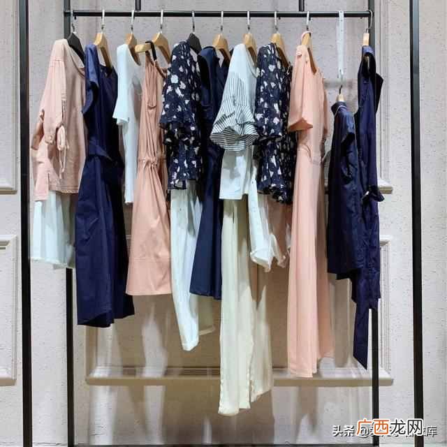 开服装折扣店叫什么名字好（金牌店长教你经营