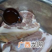 粤菜中广受欢迎的美味蜜汁叉烧