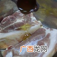 粤菜中广受欢迎的美味蜜汁叉烧