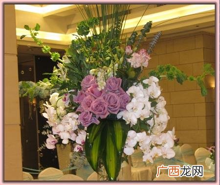 学花艺一般要多少钱学费,开个鲜花店投资大概多少钱