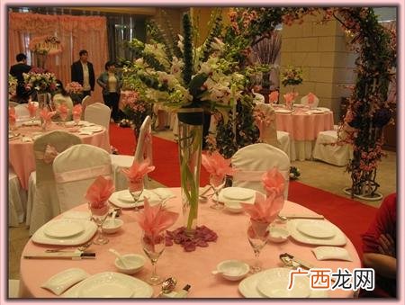 学花艺一般要多少钱学费,开个鲜花店投资大概多少钱