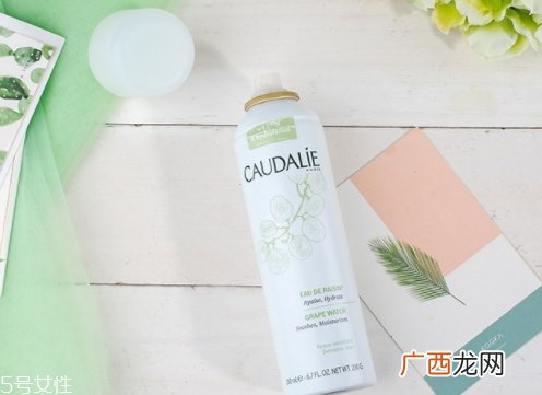 保湿喷雾可以喷头发吗？解决头发干枯问题